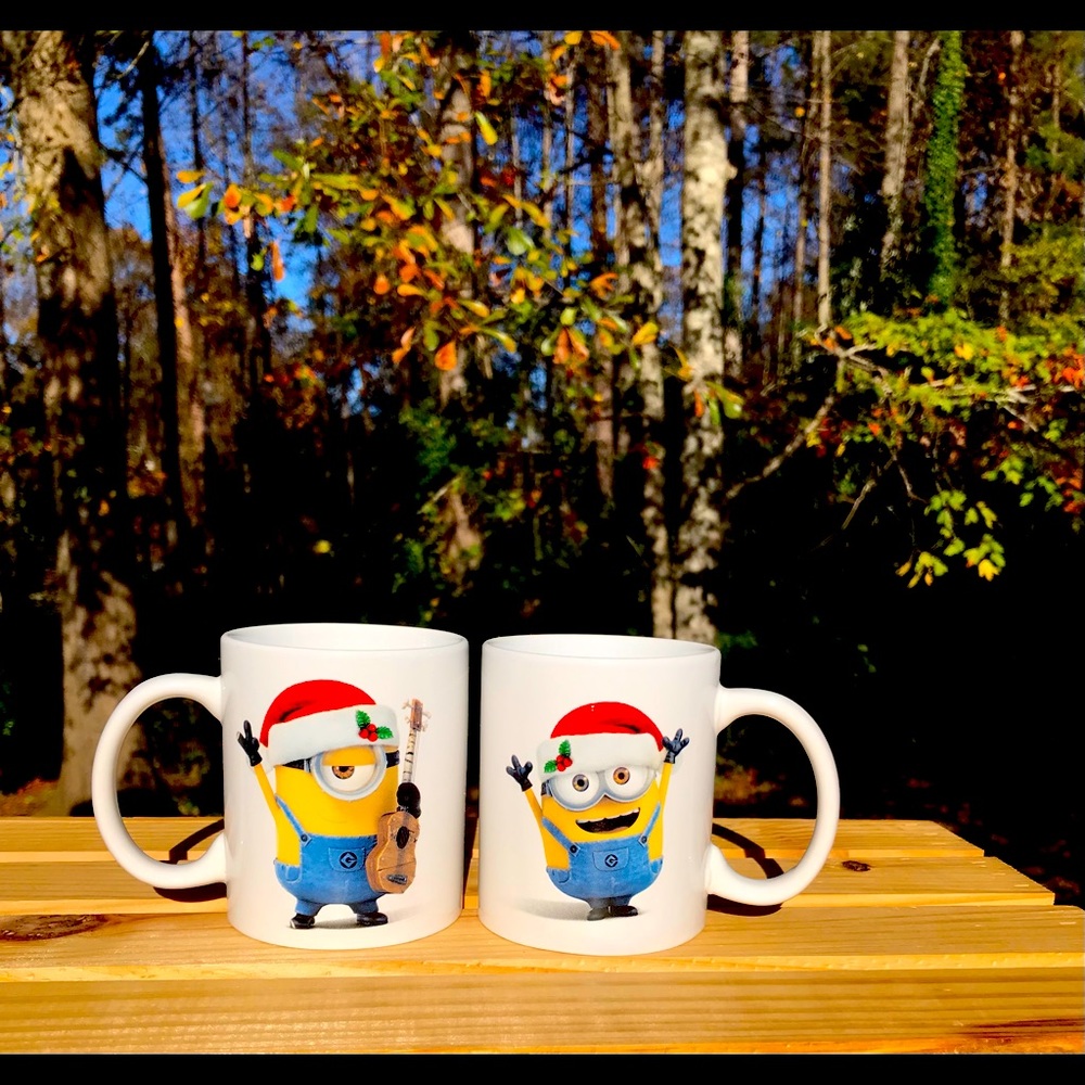 Vintage (2000-09) Despicable ME Universal Studios Minions Christmas coffee cup